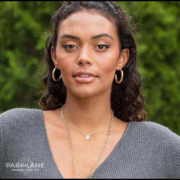 Halo Necklace - Picture 6 of 9